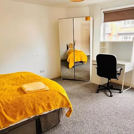 Guest house Private Close To Leeds And Centre *
