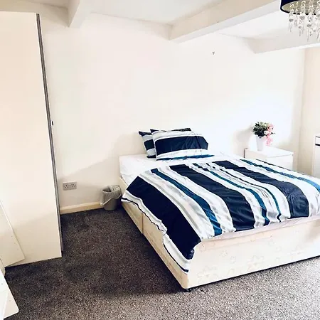 Private Close To Leeds And Centre * Leeds (West Yorkshire)