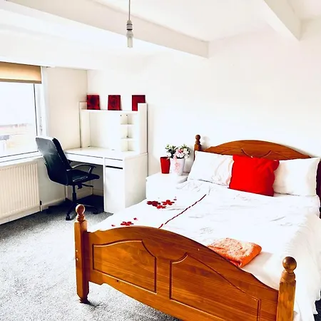 بيت ضيافة Private Close To And Centre ليدز
