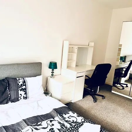 بيت ضيافة Private Close To And Centre ليدز